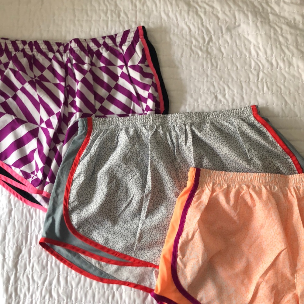 Nike running shorts size L